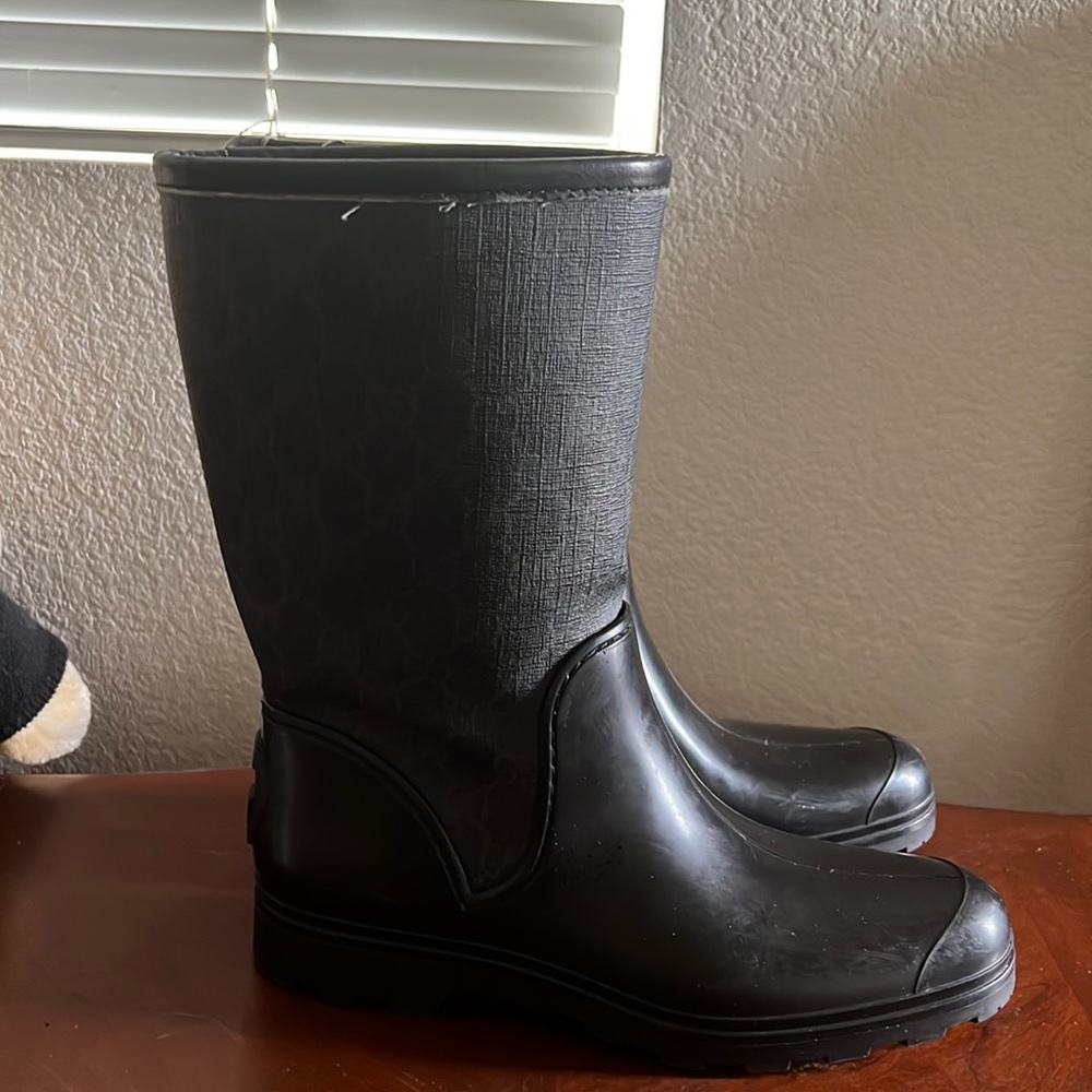 Gucci rain boots
